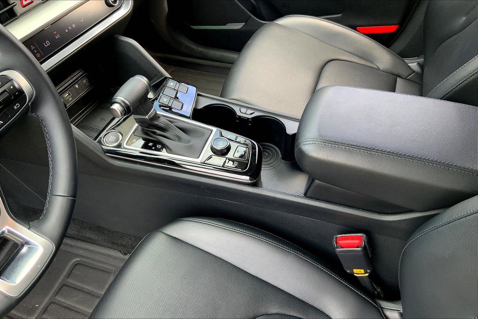 Used 2024 Kia Sportage EX image 15
