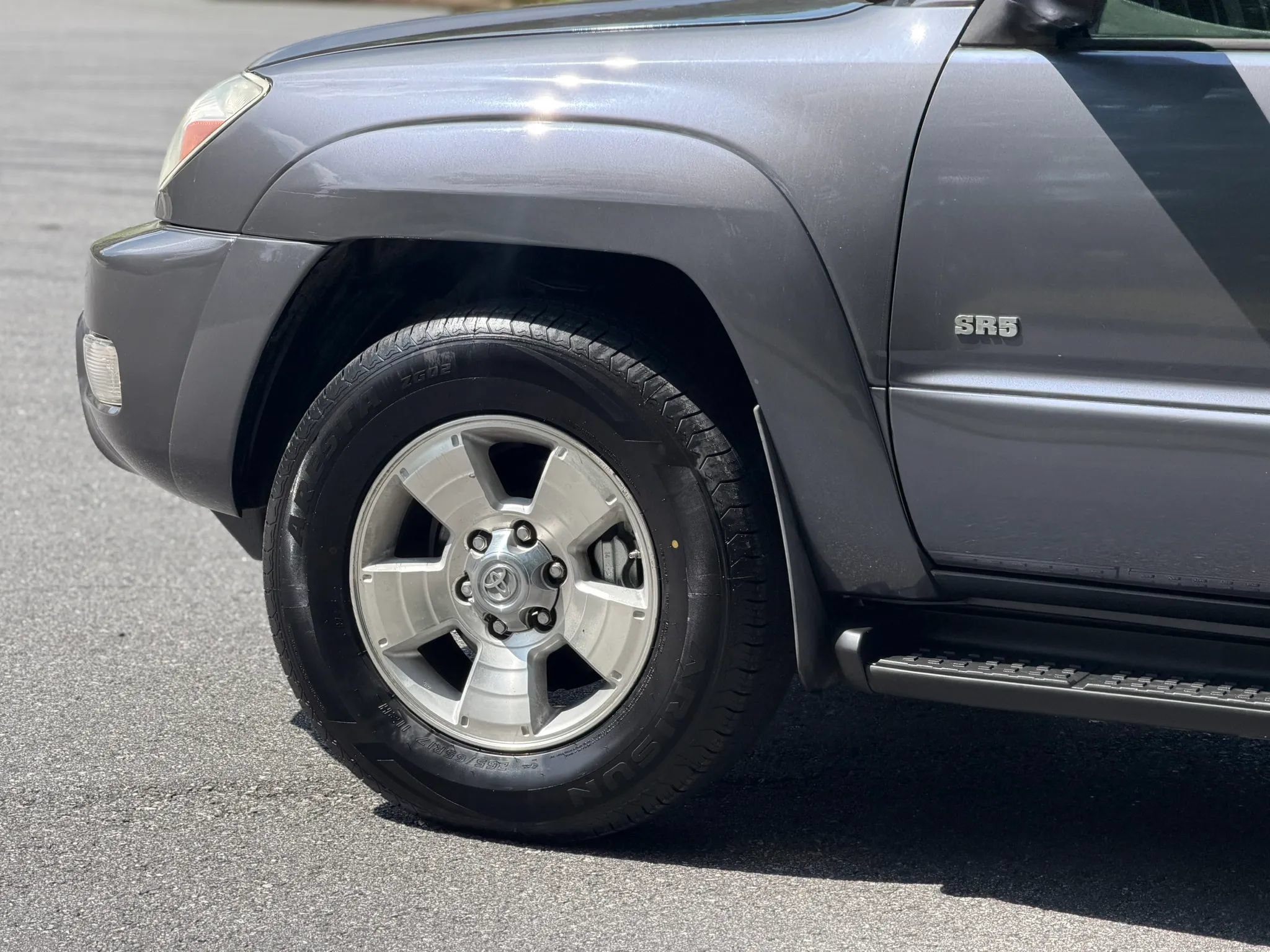 Used 2005 Toyota 4Runner SR5 RWD image 10