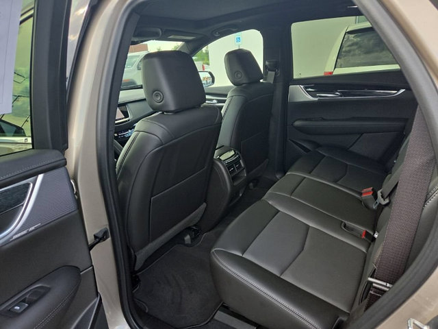Certified 2022 Cadillac XT5 Premium Luxury AWD/4WD image 12