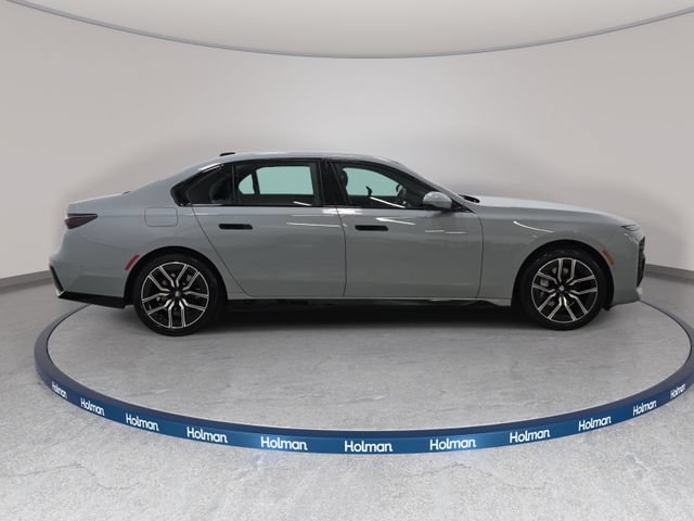 Used 2025 BMW 740i xDrive AWD/4WD image 4