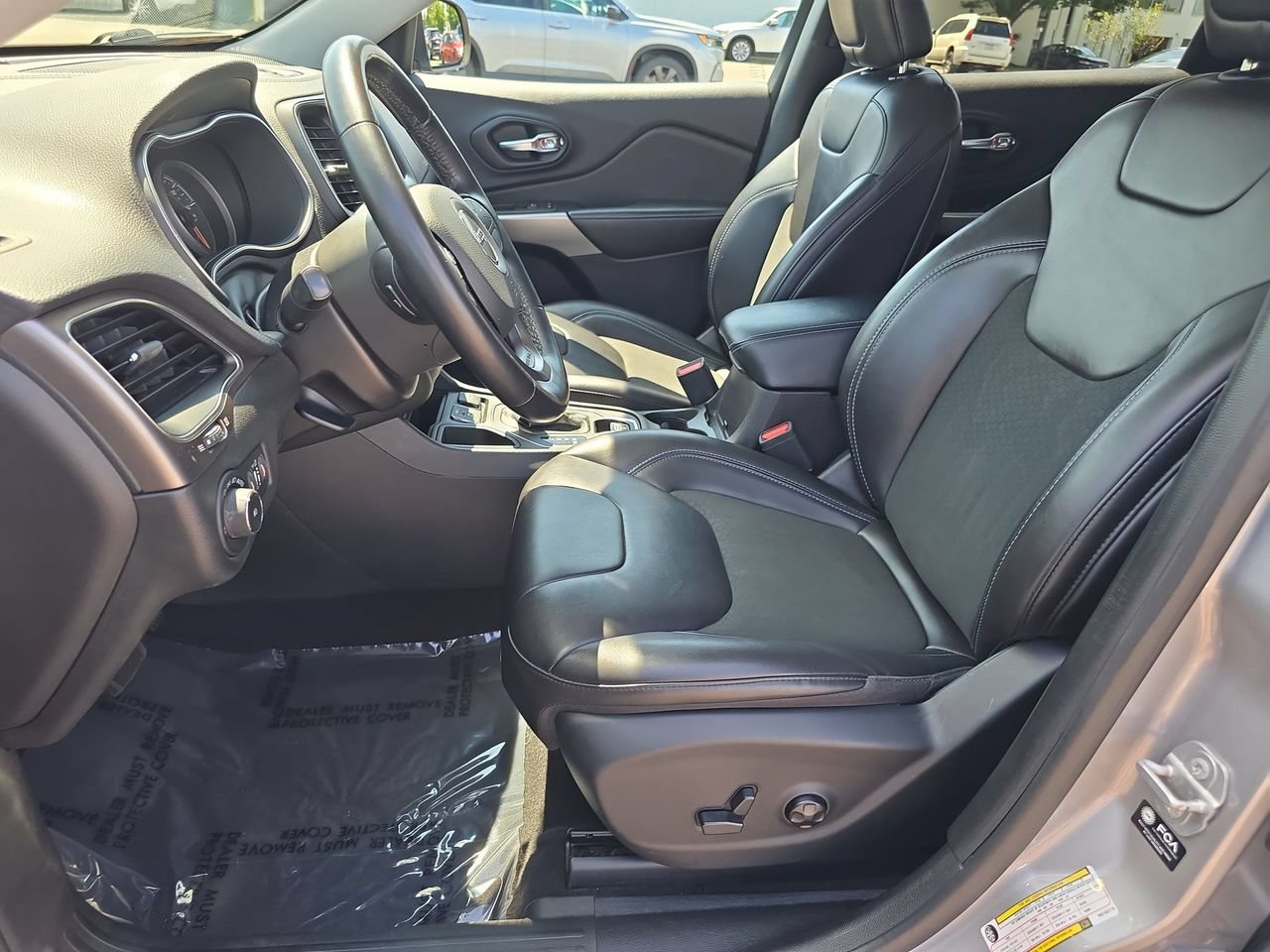 Used 2021 Jeep Cherokee Latitude Plus FWD image 22