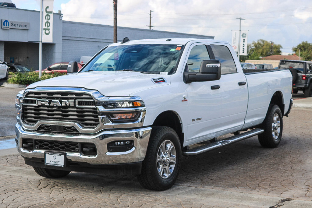 Used 2025 RAM 2500 Big Horn AWD/4WD image 4