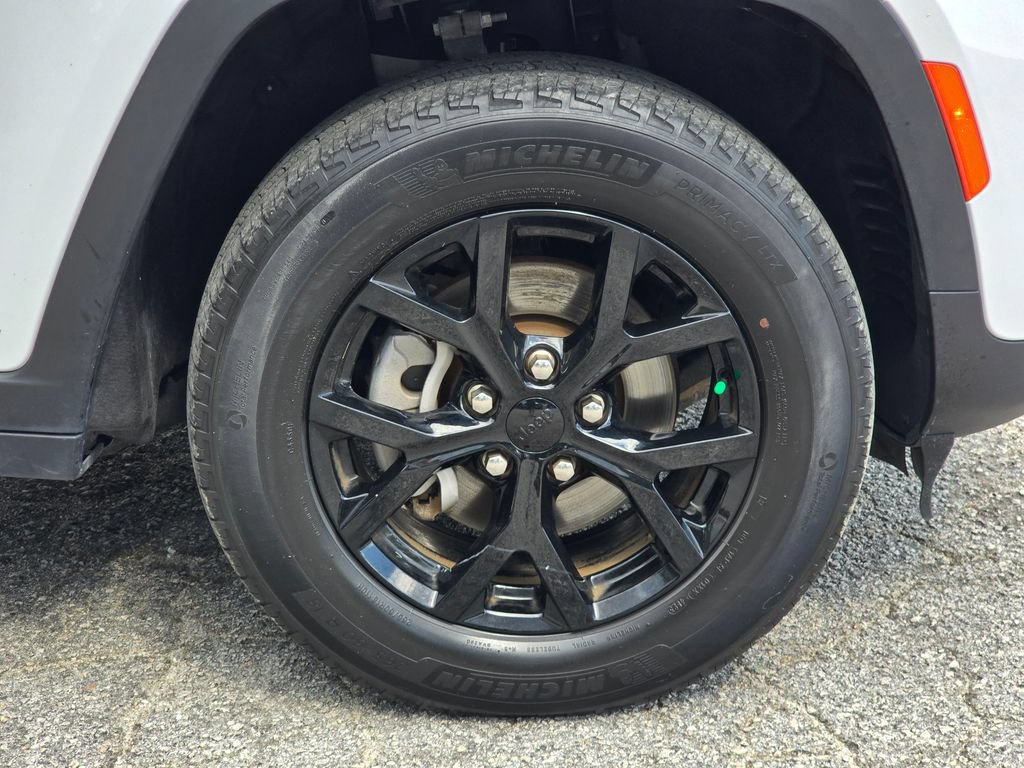 Used 2024 Jeep Grand Cherokee Altitude AWD/4WD image 22
