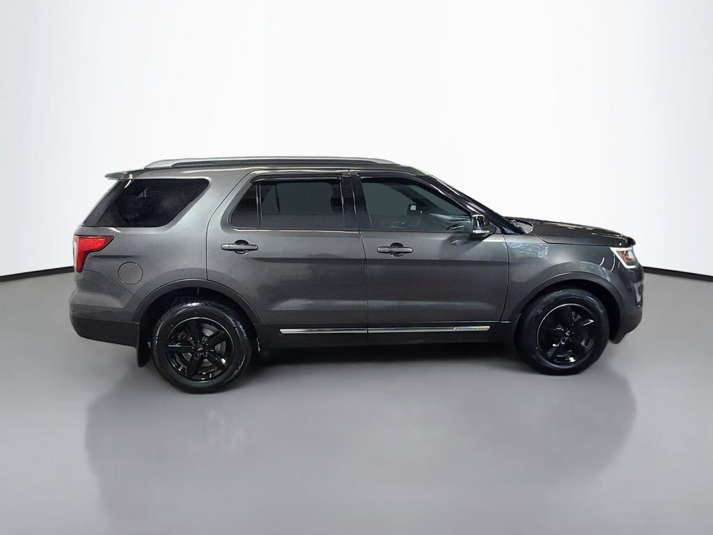 Used 2016 Ford Explorer XLT AWD/4WD image 10