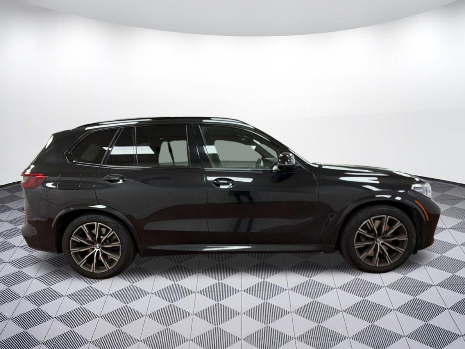 Used 2019 BMW X5 xDrive40i w/ M Sport Package image 6
