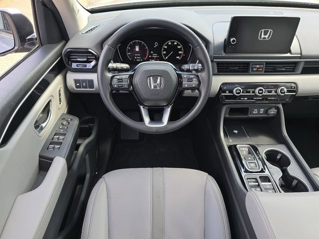 Used 2025 Honda Pilot Touring image 28