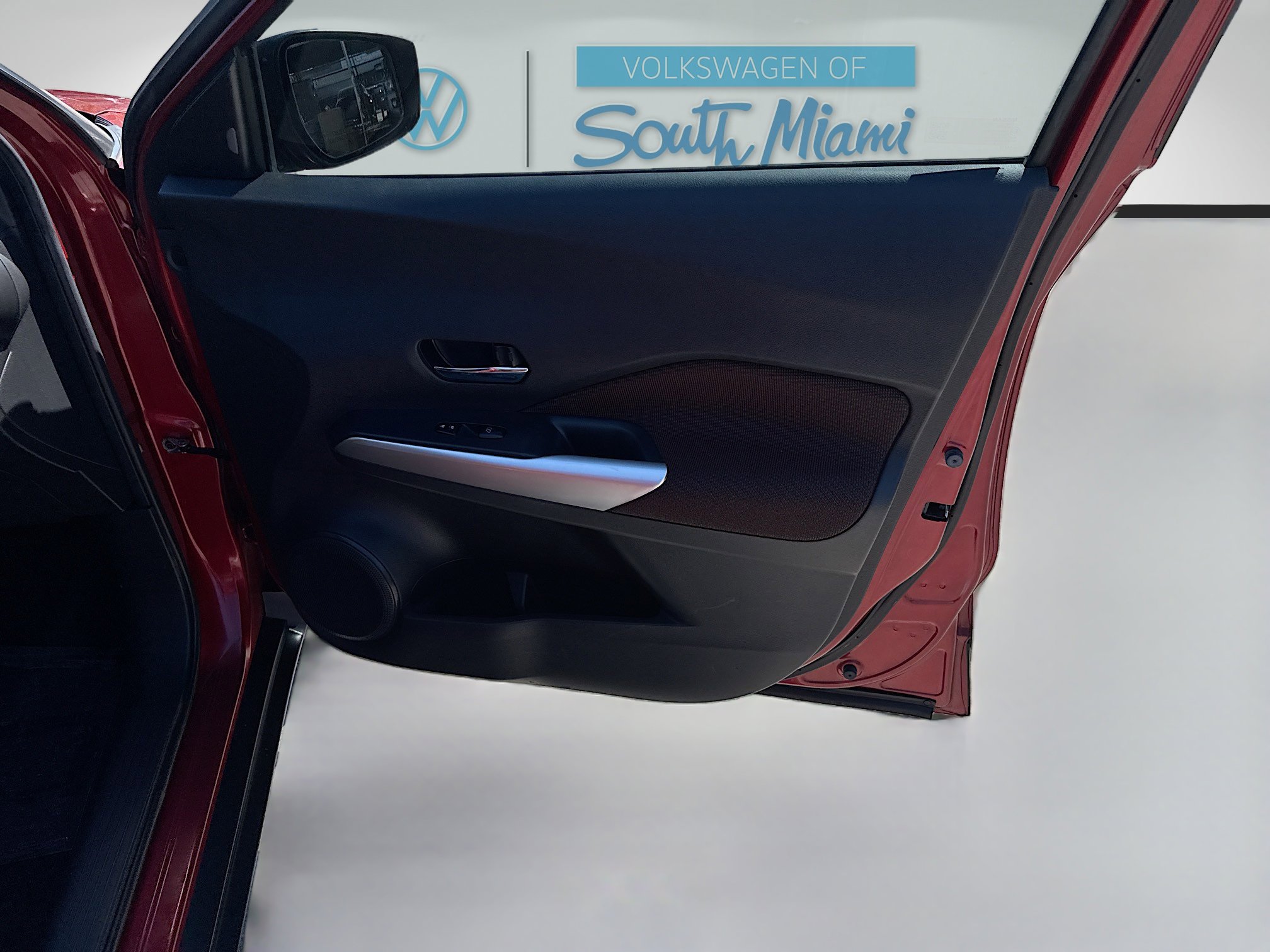 Used 2019 Nissan Kicks SR w/ Exterior Package image 32