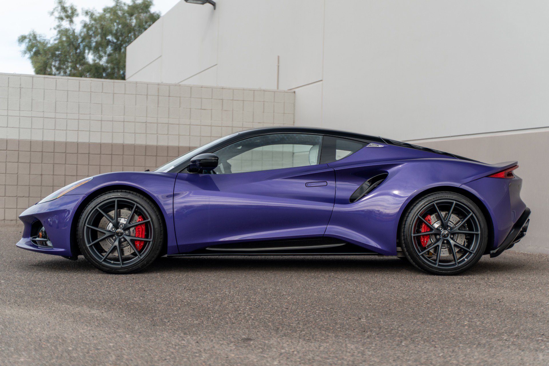 Used 2026 Lotus Emira SE image 4