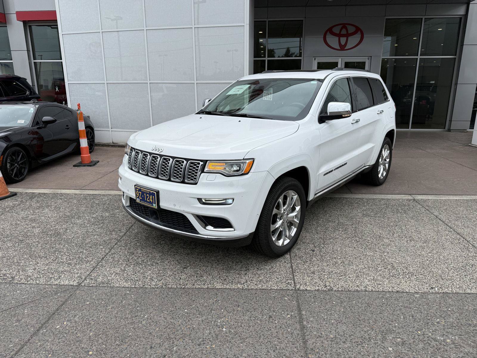 Used 2020 Jeep Grand Cherokee Summit AWD/4WD image 2