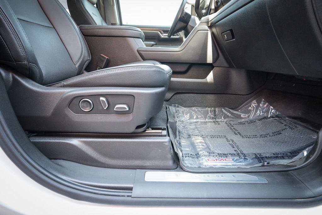 Used 2024 GMC Sierra 3500 Denali w/ Denali Reserve Package image 26