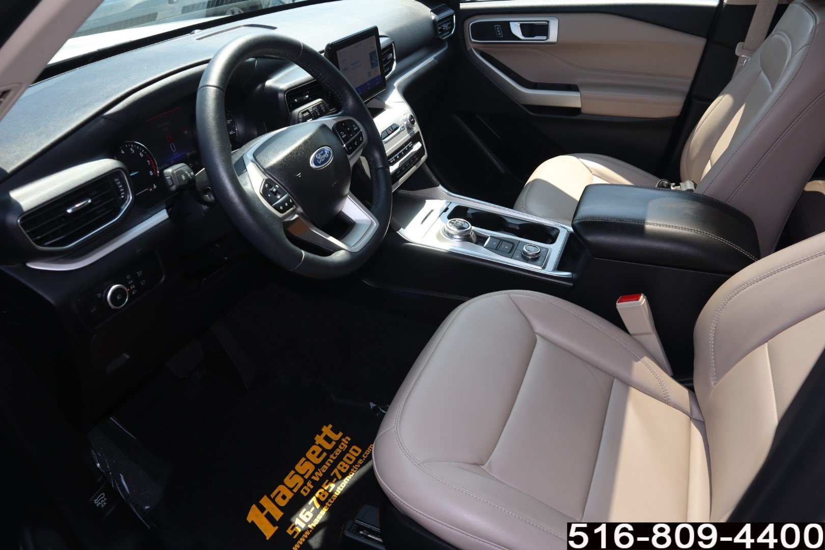 Used 2023 Ford Explorer XLT w/ Equipment Group 202A AWD/4WD image 14