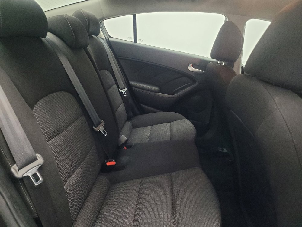 Used 2017 Kia Forte LX image 19
