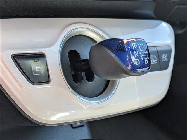 Used 2017 Toyota Prius Prime Advanced image 13