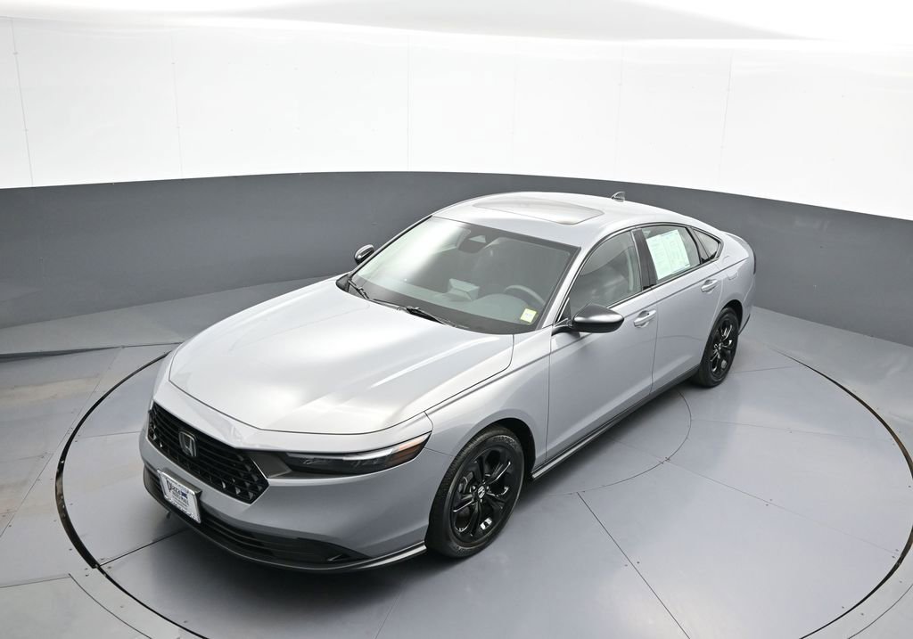 Used 2025 Honda Accord SE image 34