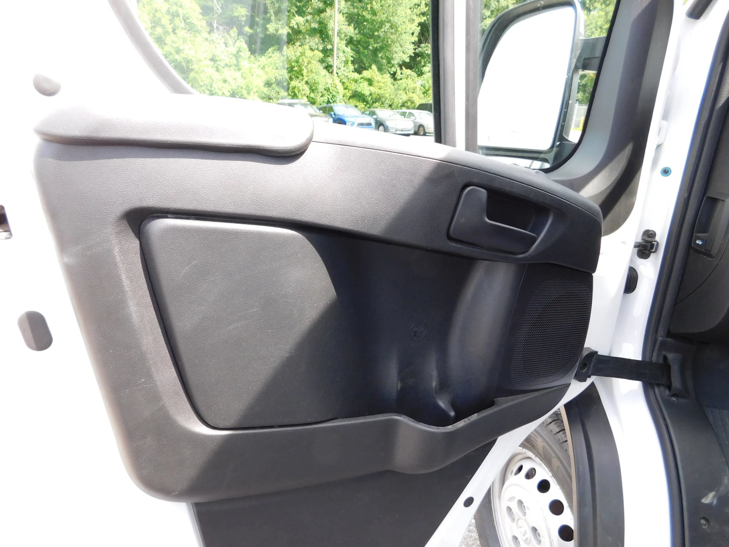Used 2025 RAM ProMaster 2500 w/ U-Haul Equipment Group FWD image 11