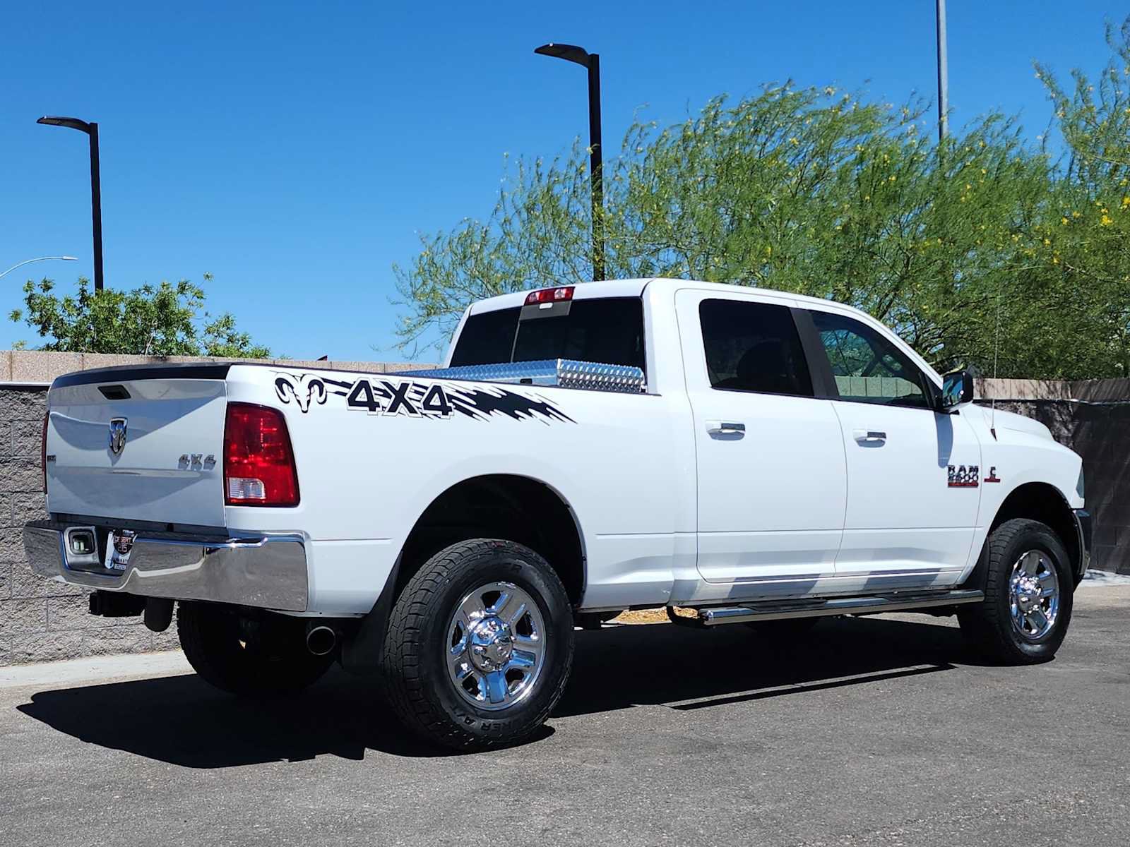 Used 2016 RAM 2500 SLT AWD/4WD image 8