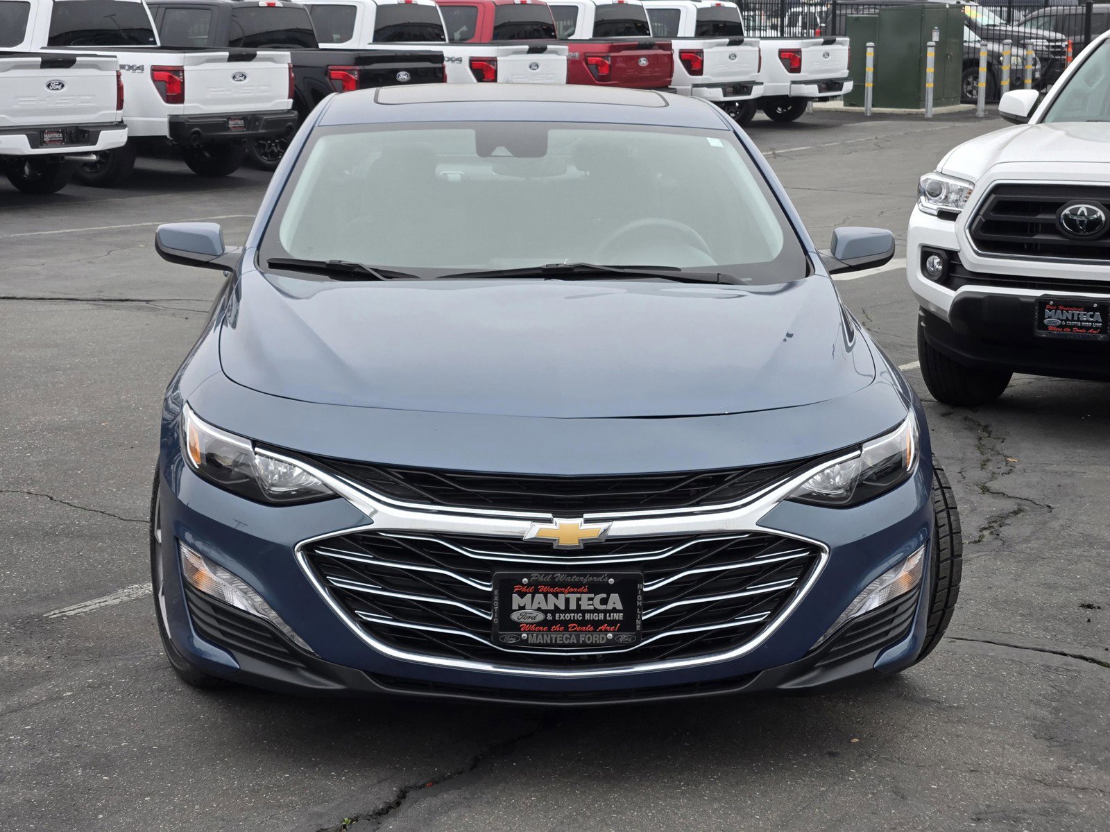 Used 2024 Chevrolet Malibu LT image 3