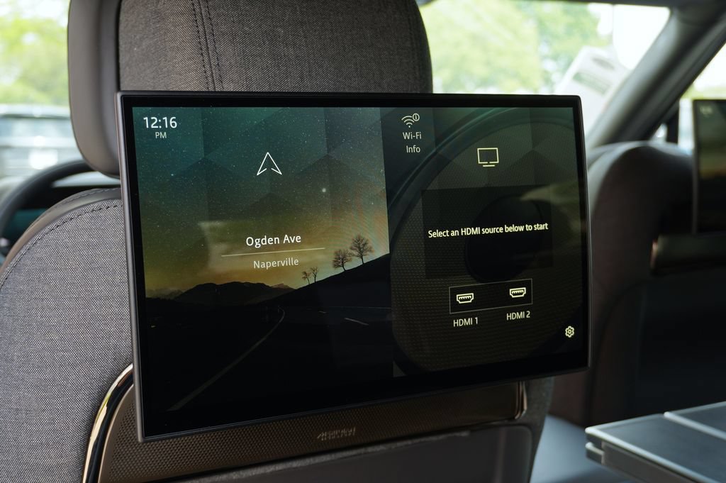 New 2026 Land Rover Range Rover SV AWD/4WD image 43