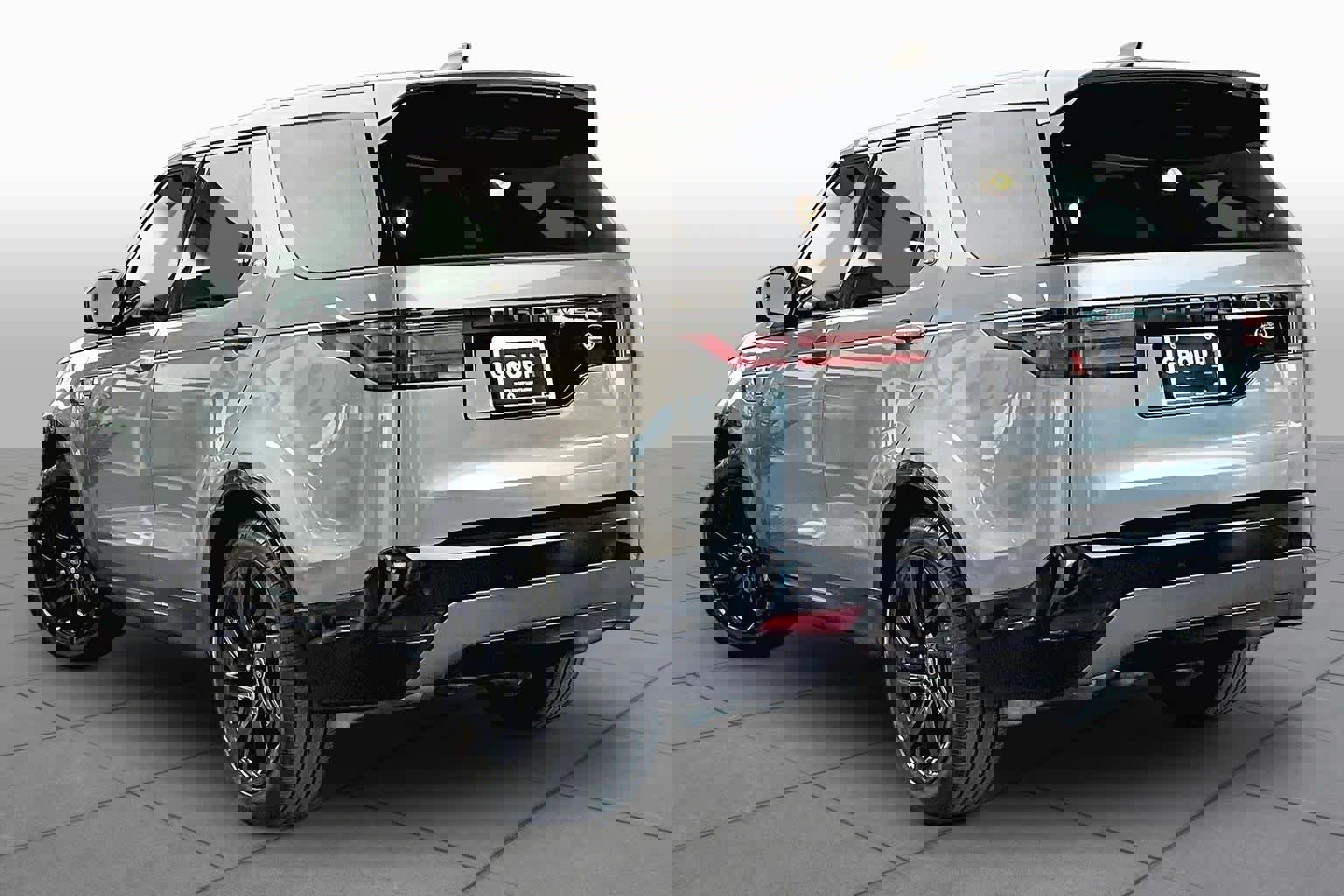 Used 2023 Land Rover Discovery S R-Dynamic image 12