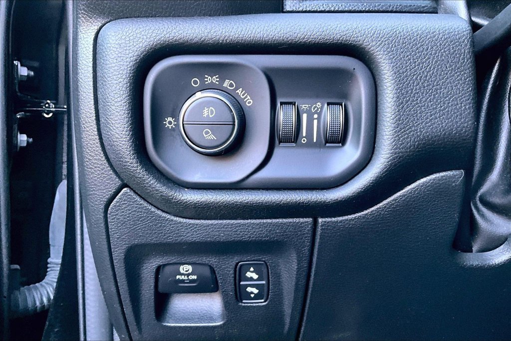 Used 2023 RAM 1500 Laramie AWD/4WD image 17