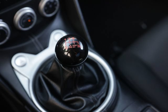Used 2016 Nissan 370Z Coupe RWD image 37
