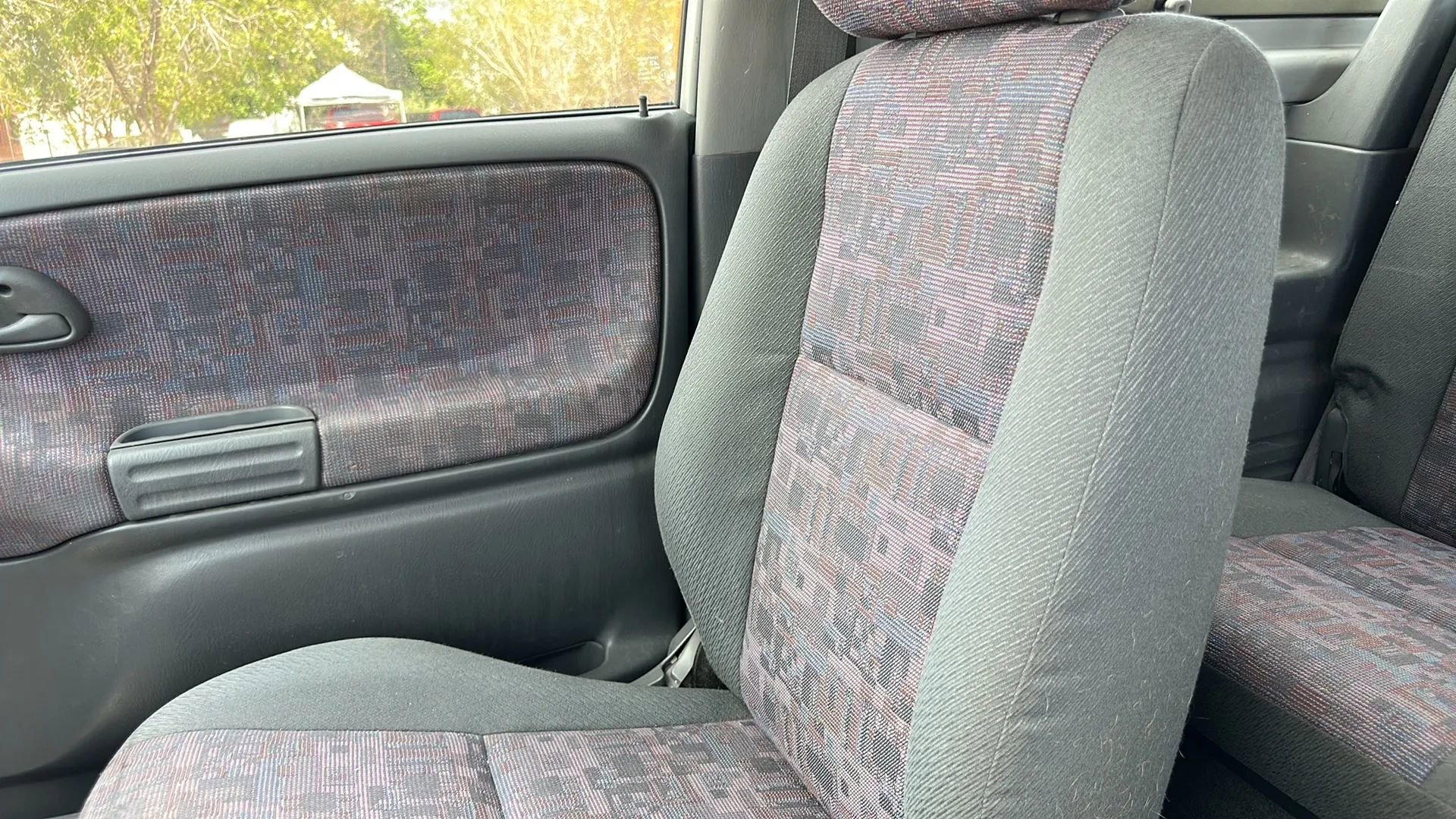 Used 1999 Chevrolet Tracker 2WD Convertible image 27