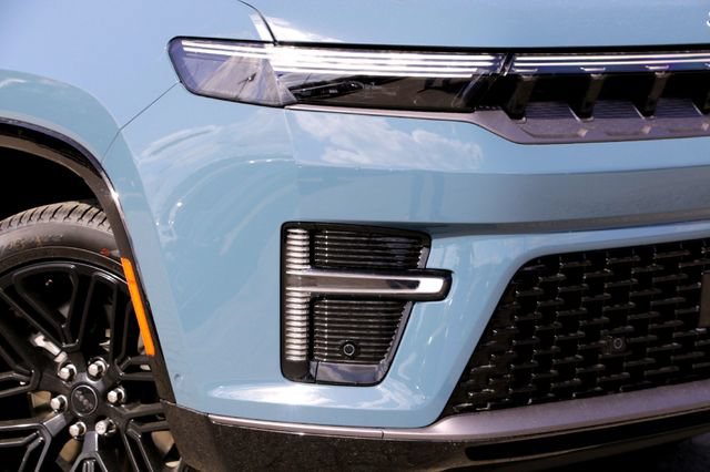 New 2026 Jeep Grand Wagoneer Limited AWD/4WD image 3