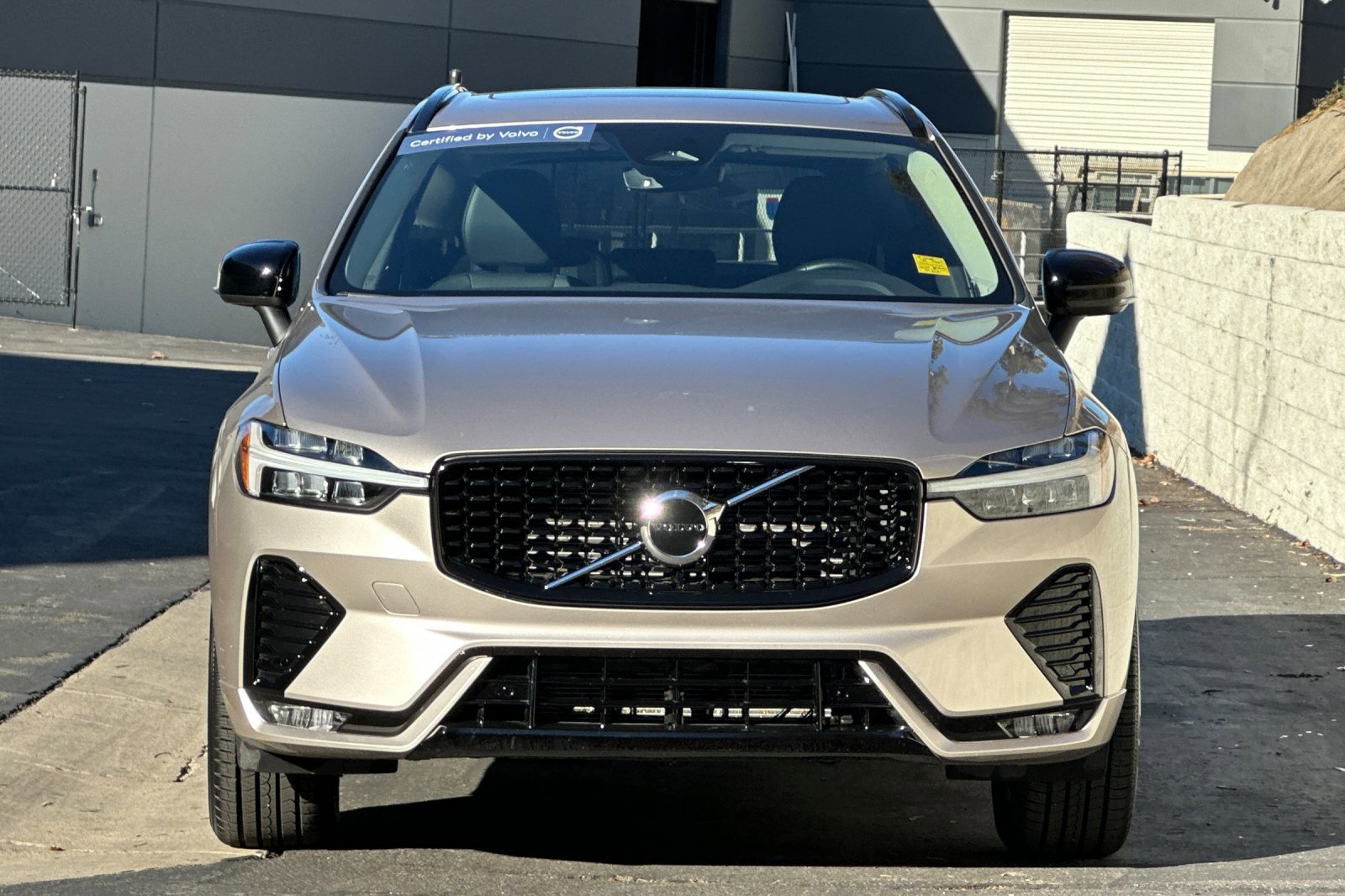 Certified 2025 Volvo XC60 B5 Core image 10