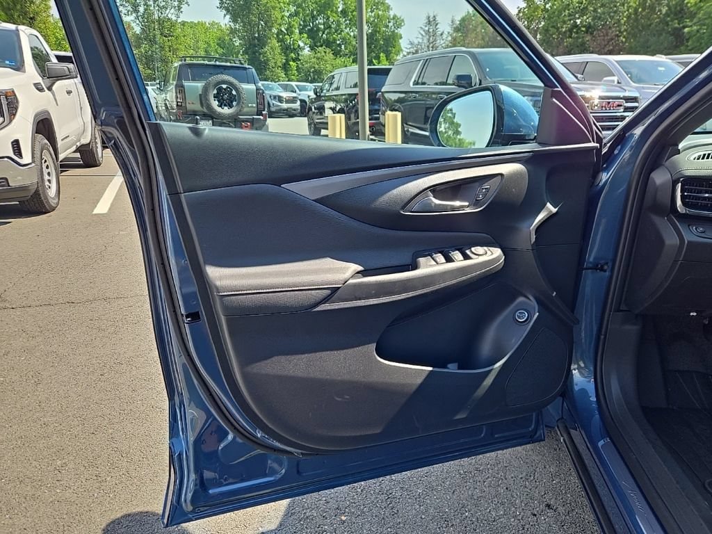 New 2026 Buick Envista Avenir FWD image 12