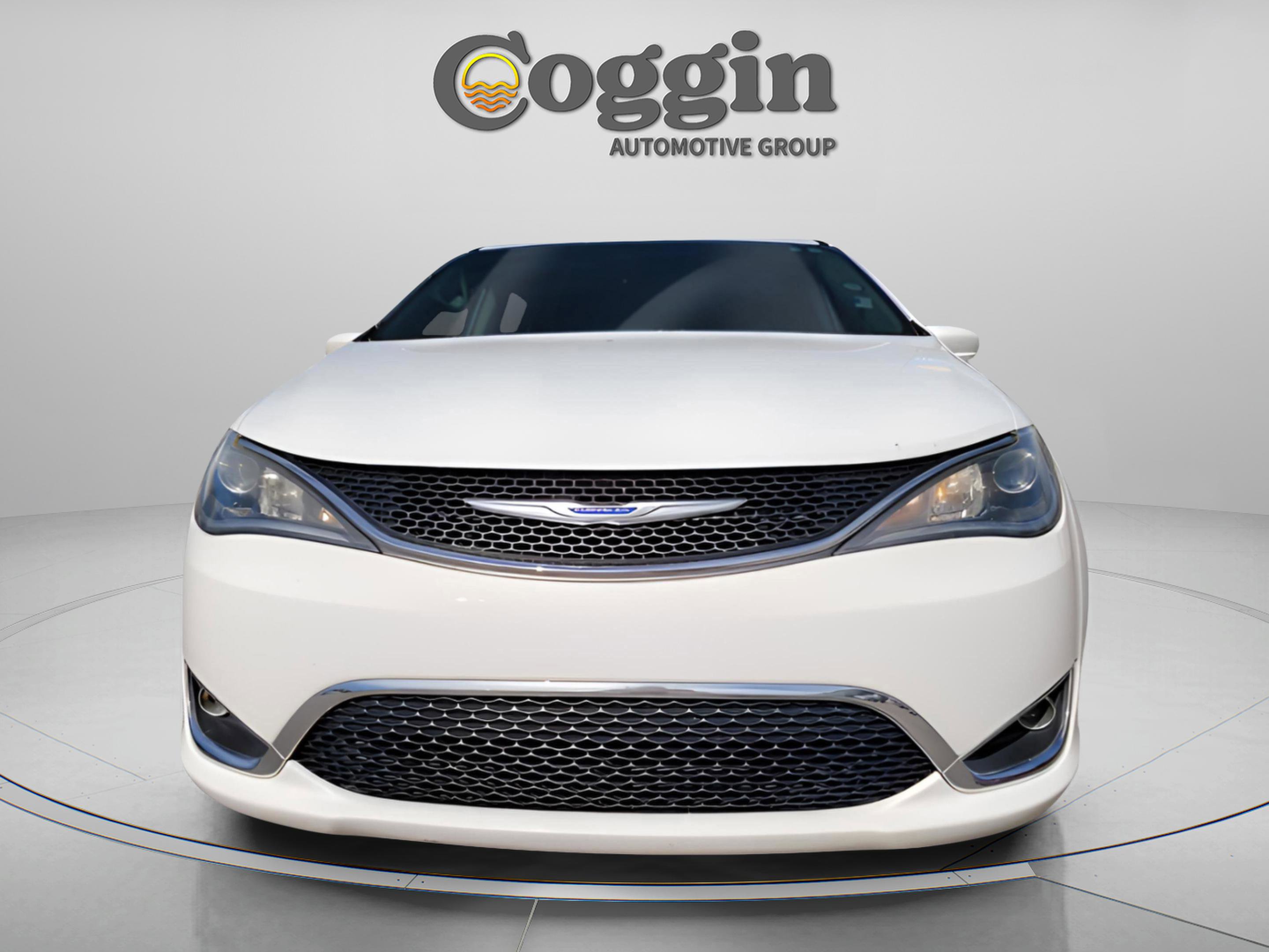 Used 2019 Chrysler Pacifica Touring Plus image 7