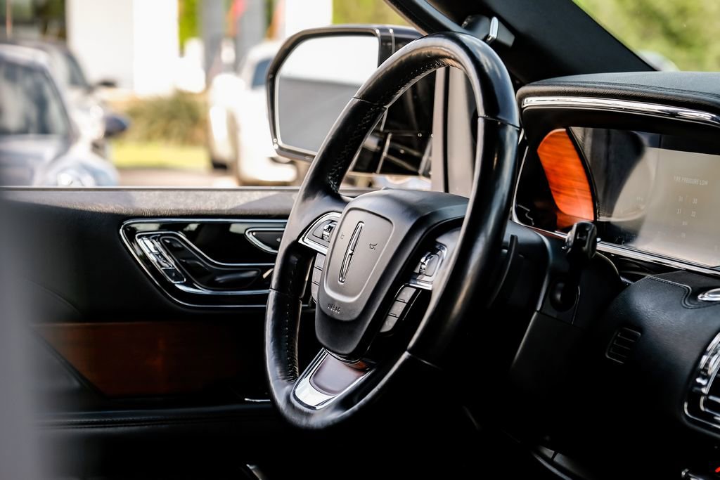 Used 2020 Lincoln Navigator Reserve RWD image 13