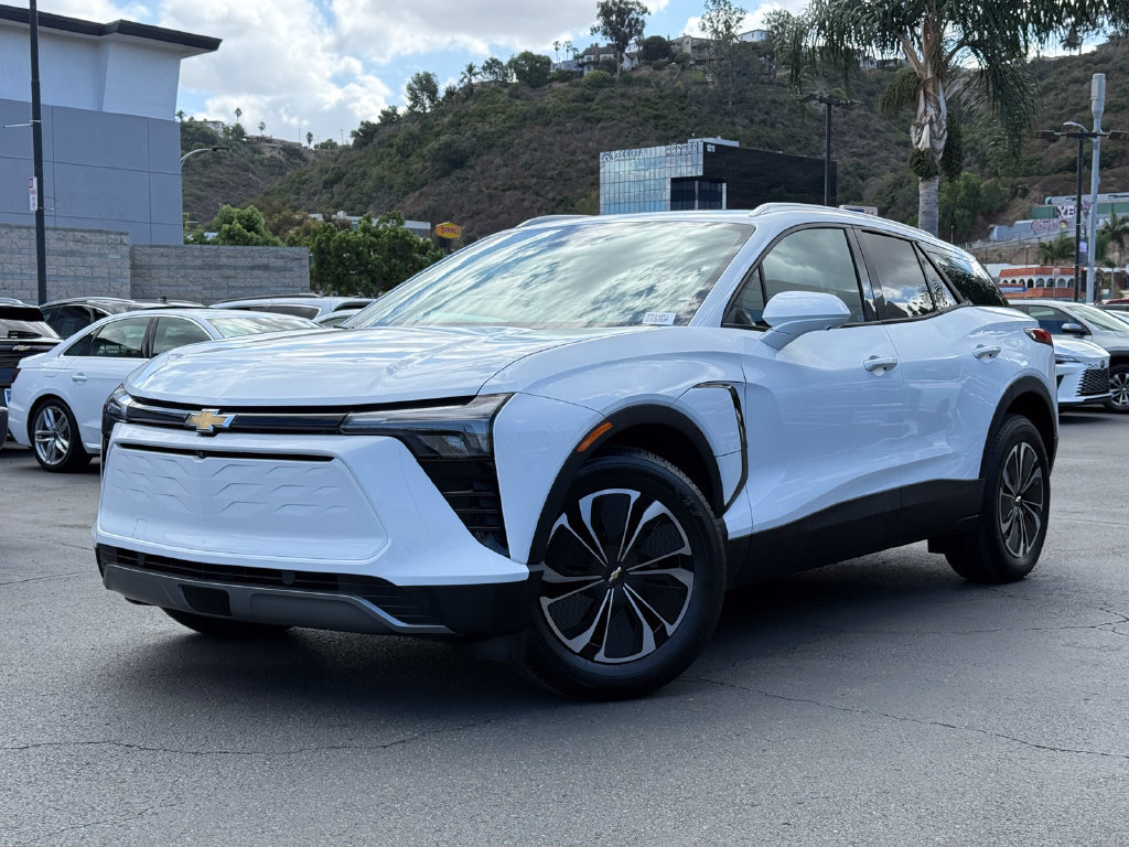 Used 2024 Chevrolet Blazer EV LT AWD/4WD image 2