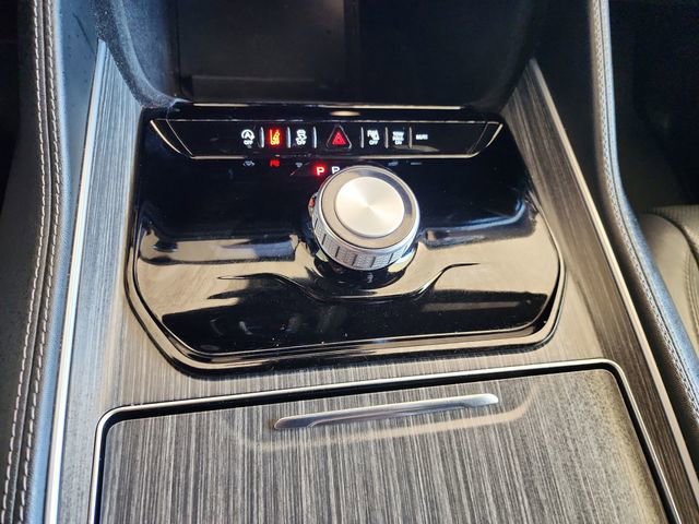 Used 2024 Jeep Wagoneer Series II w/ Flexible Seating Group image 19