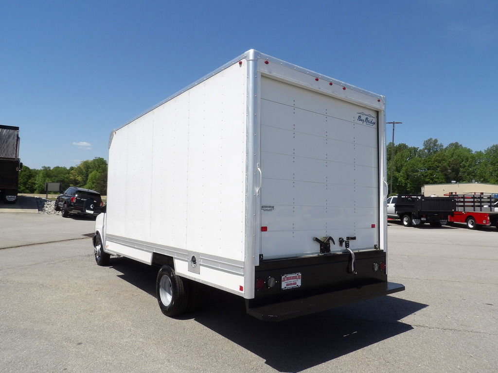 Used 2016 GMC Savana 3500 Extended image 5