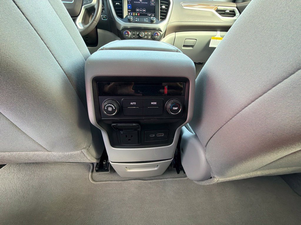 Used 2023 GMC Acadia SLE w/ Driver Convenience Package FWD image 18