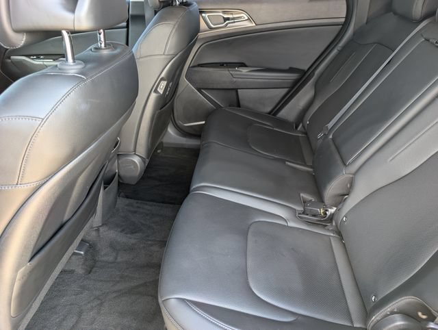 Used 2025 Kia Sportage EX FWD image 18