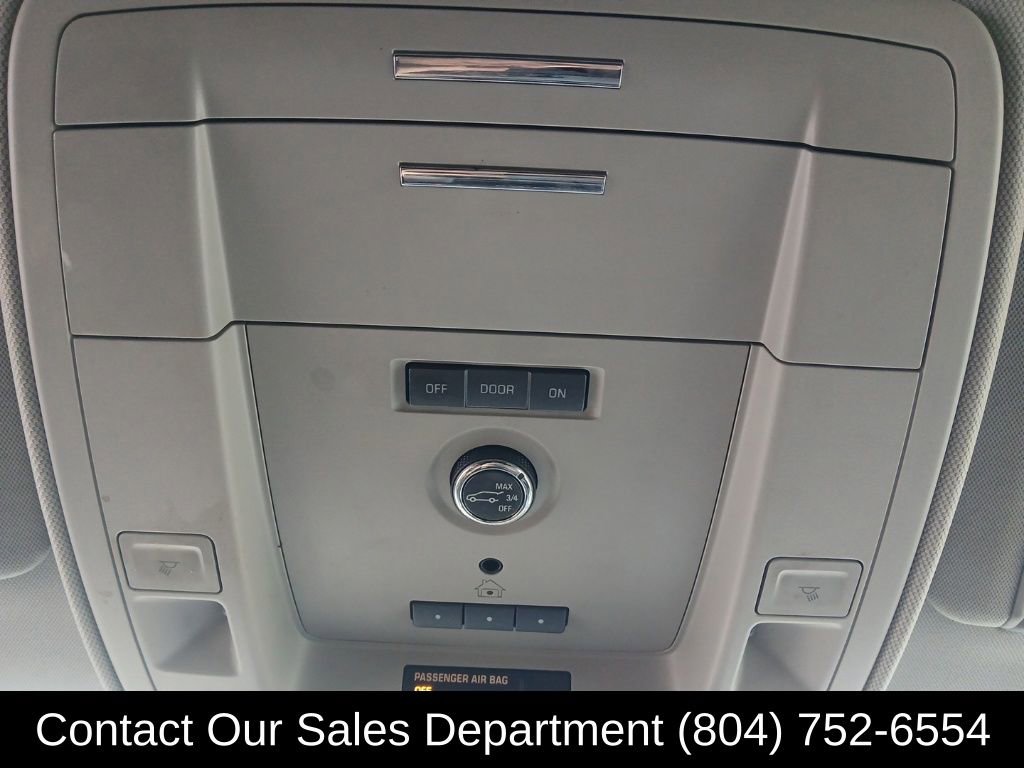 Used 2018 Chevrolet Suburban LT image 23