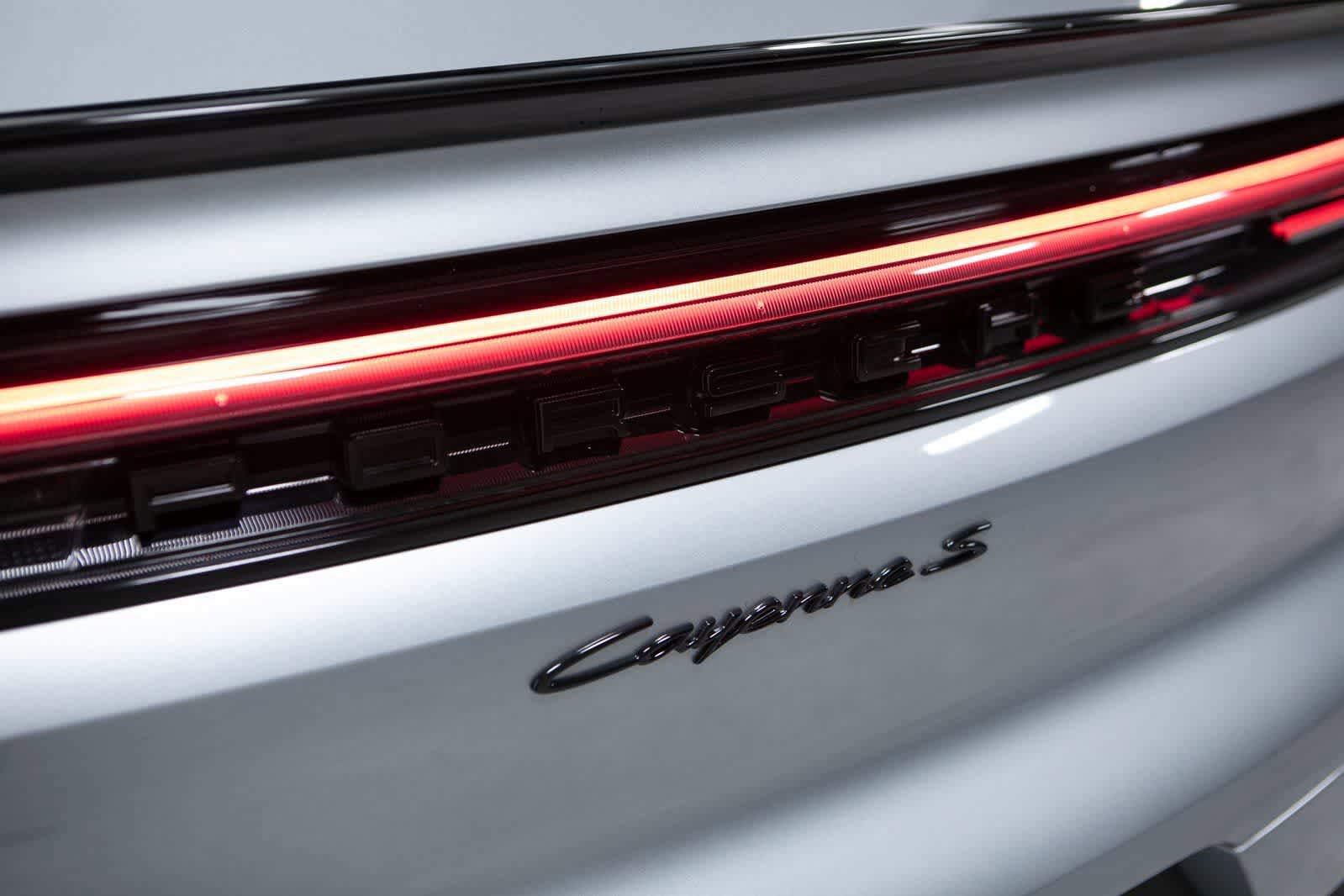 Certified 2025 Porsche Cayenne S AWD/4WD image 38