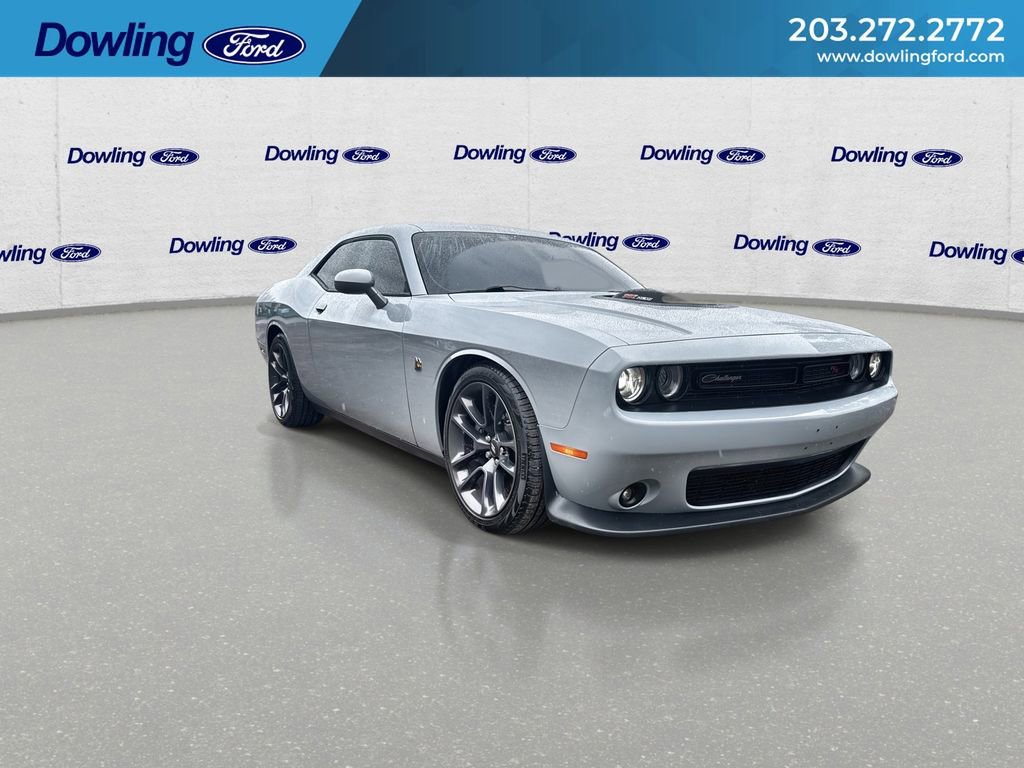 Used 2022 Dodge Challenger R/T Scat Pack w/ Shaker Package RWD image 2
