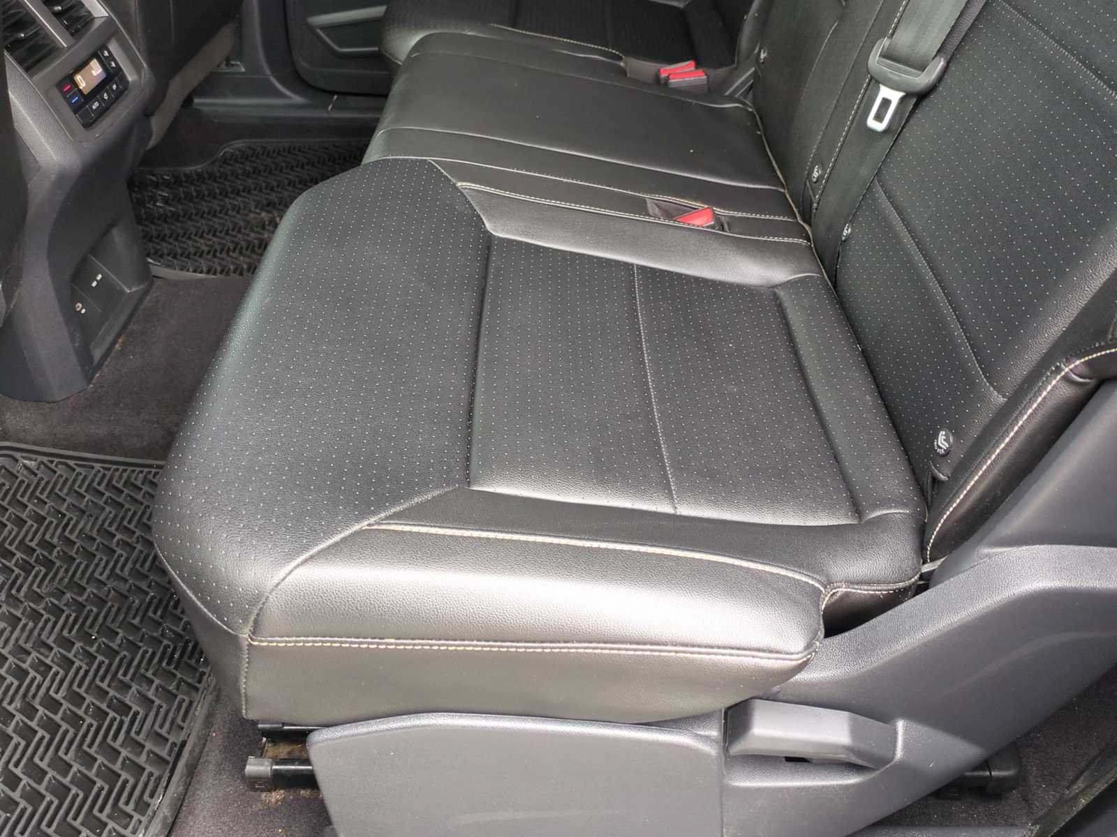 Used 2023 Volkswagen Atlas SE w/ Panoramic Sunroof Package FWD image 24