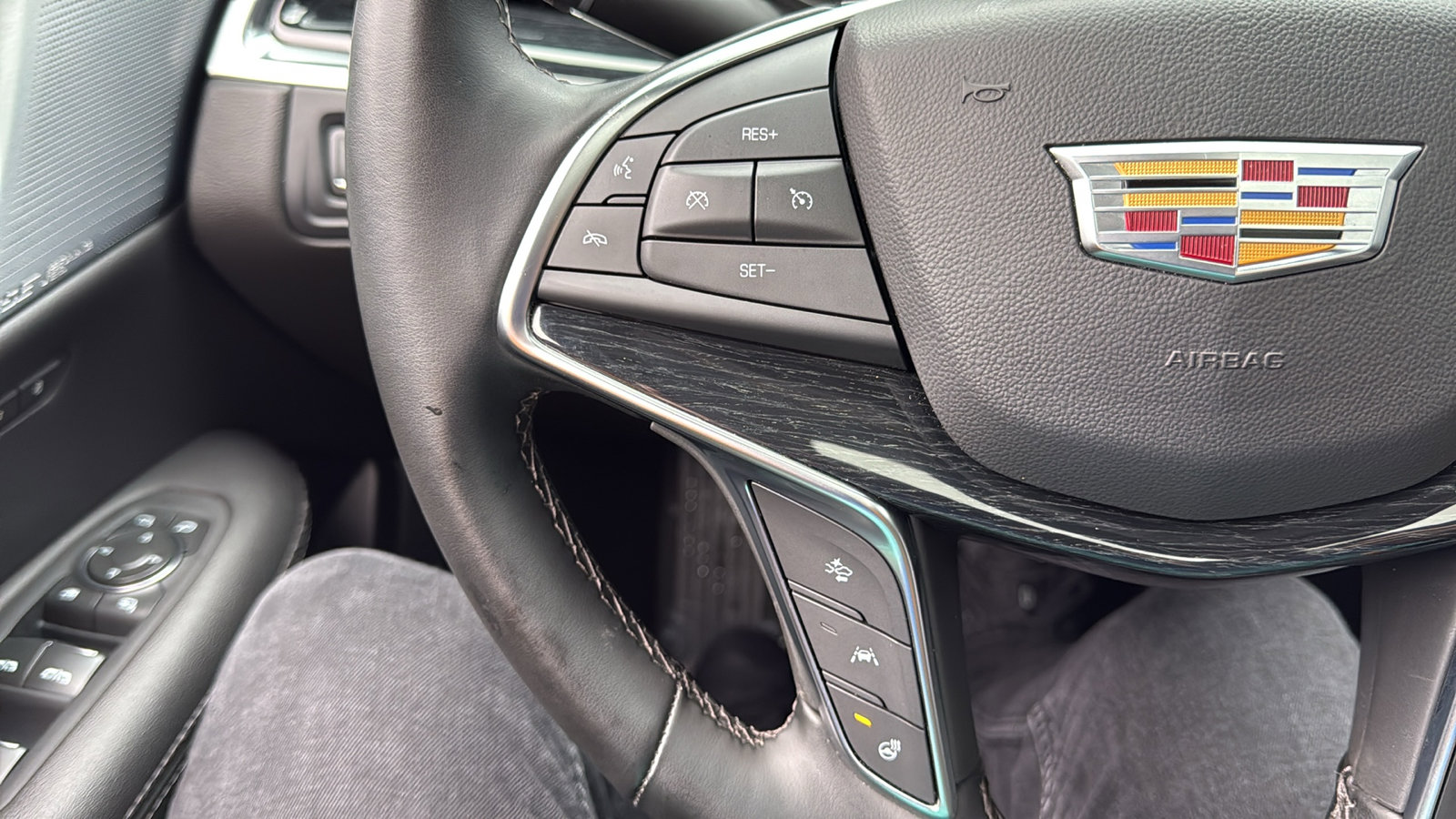 Used 2025 Cadillac XT5 Premium Luxury image 16