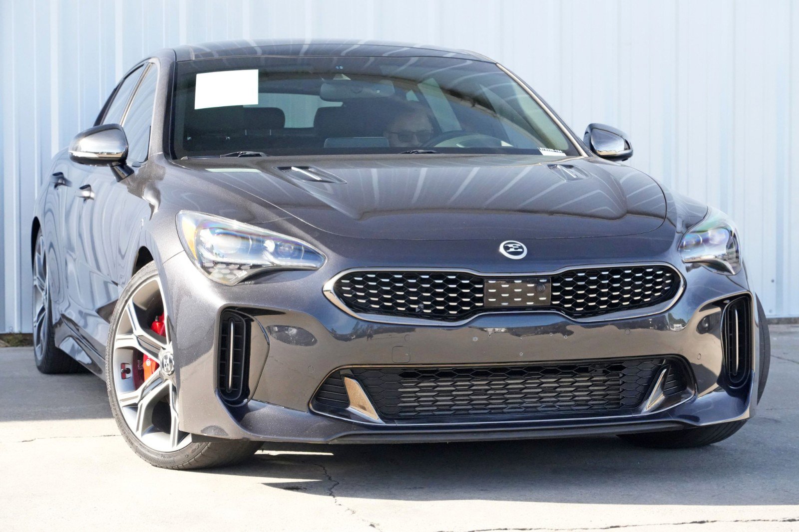 Used 2020 Kia Stinger GT2 image 2