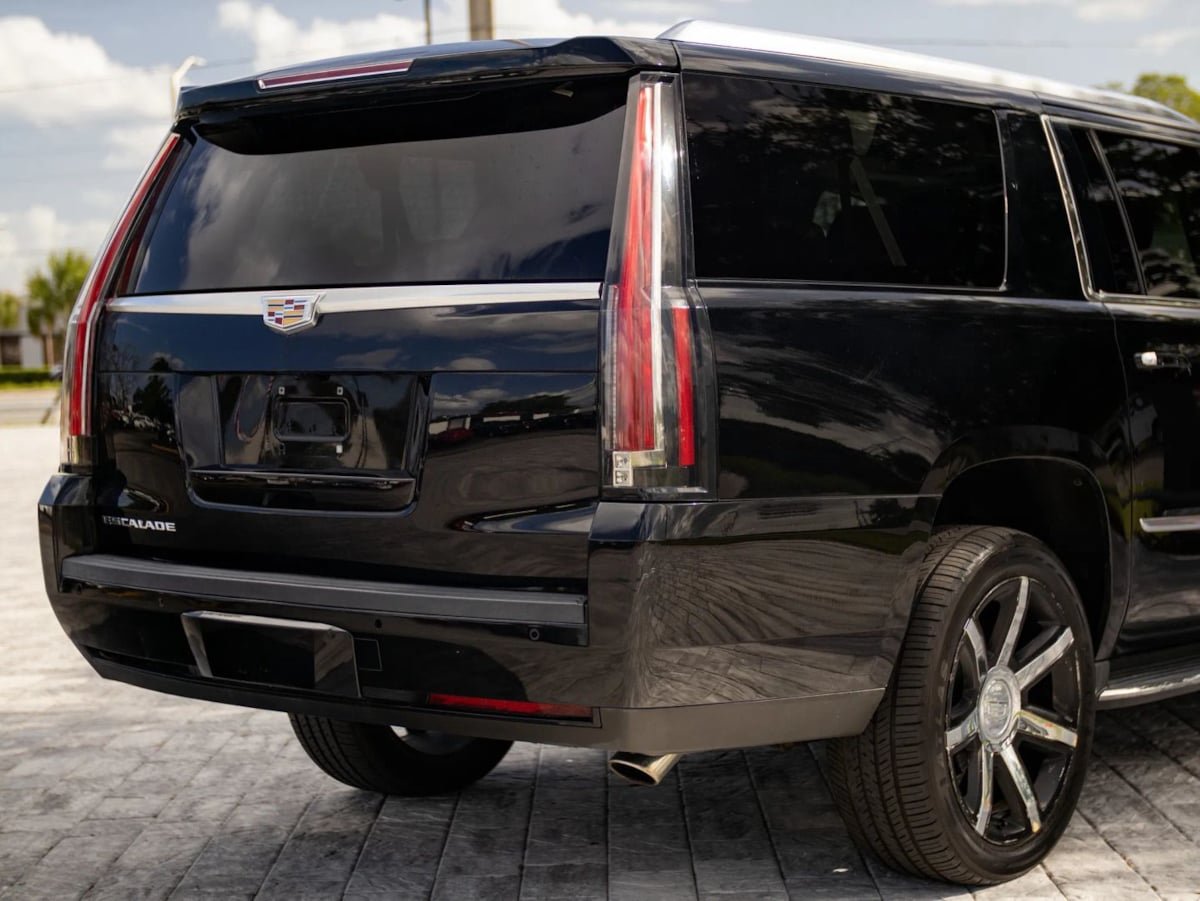 Used 2016 Cadillac Escalade ESV Luxury AWD/4WD image 14