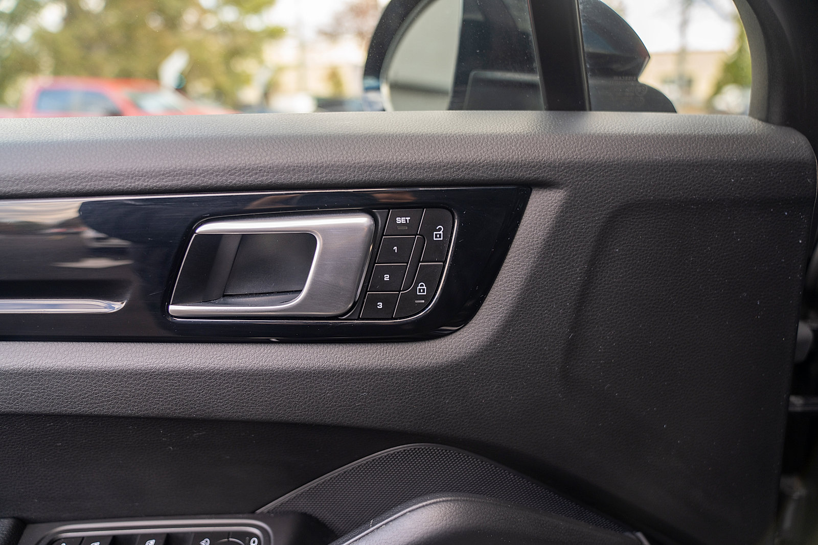 Certified 2022 Porsche Cayenne Coupe image 17