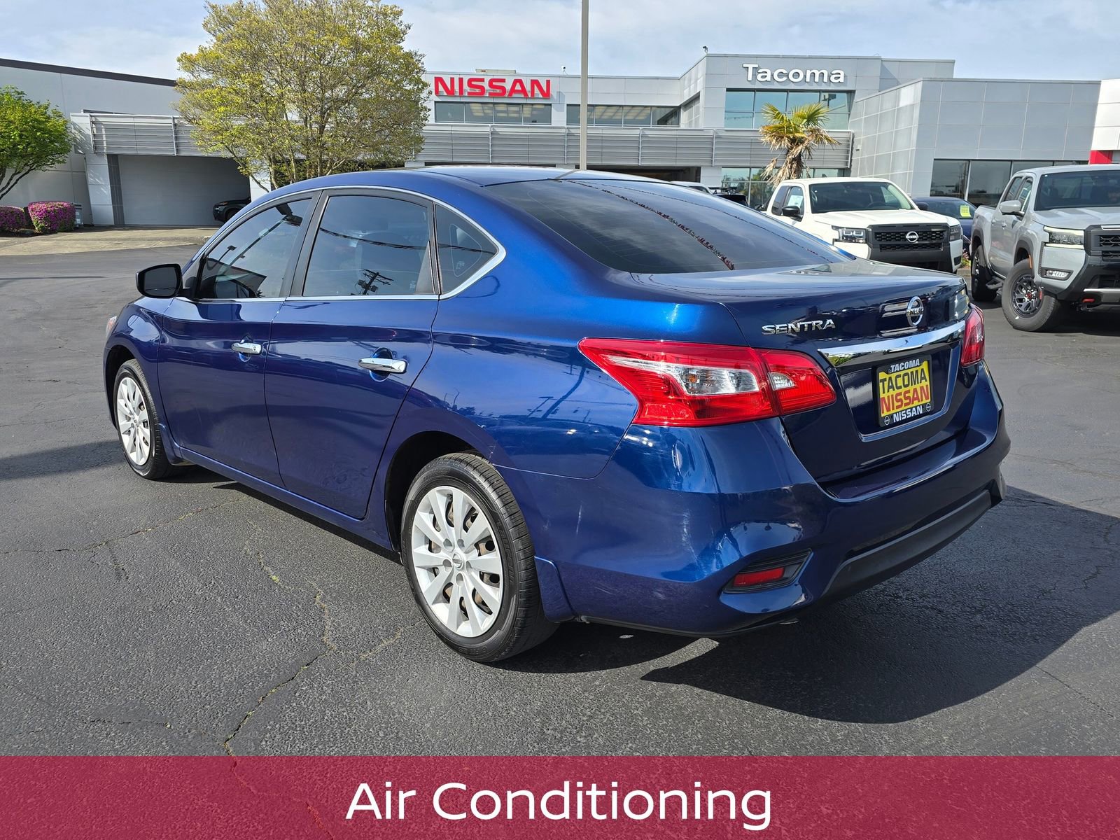Used 2017 Nissan Sentra S FWD image 3