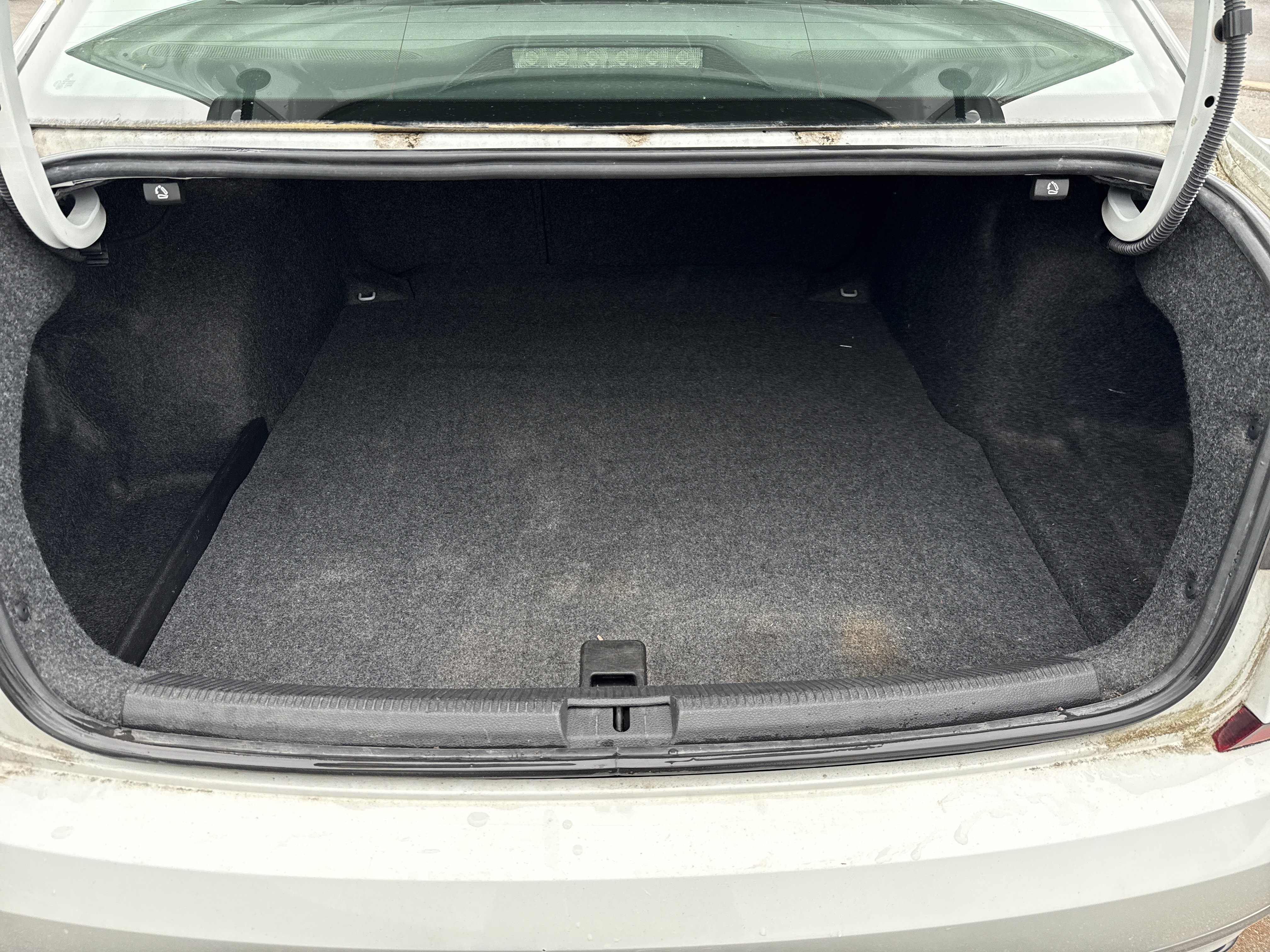 Used 2017 Volkswagen Passat 1.8T R-Line FWD image 5