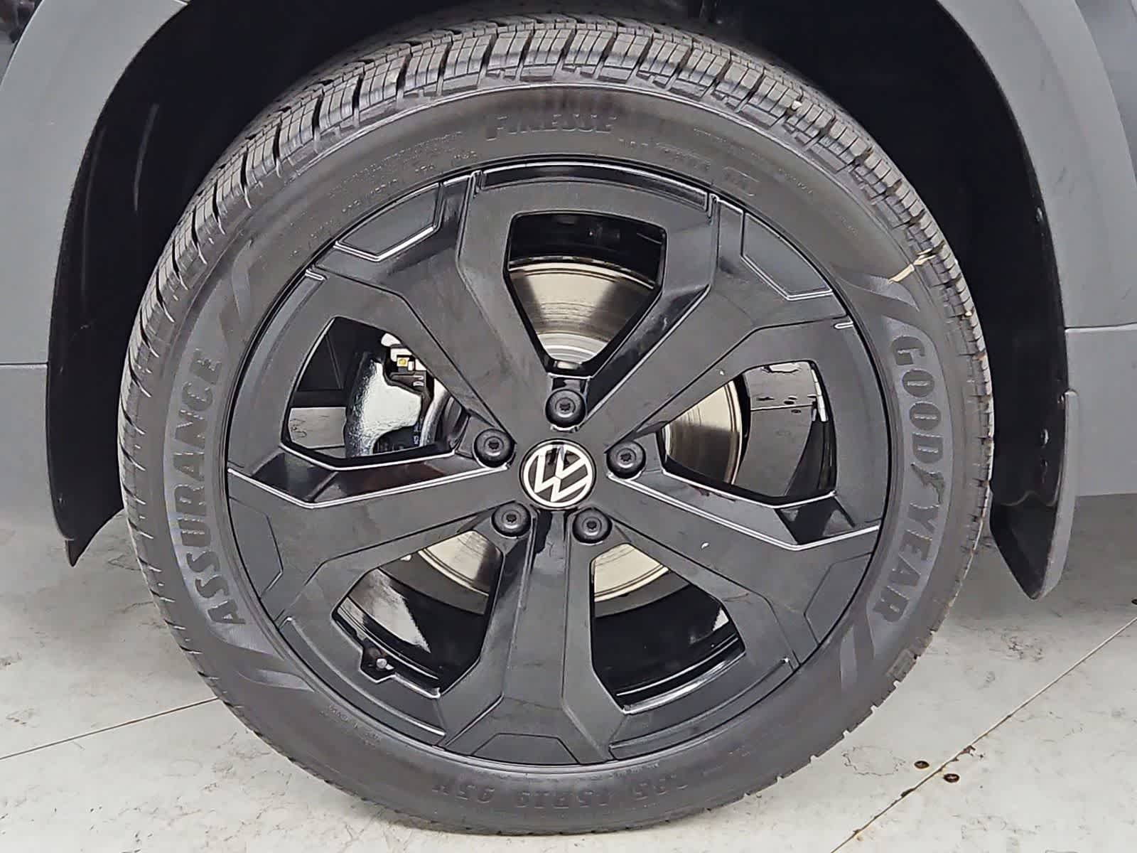 New 2026 Volkswagen Taos SEL AWD/4WD image 13
