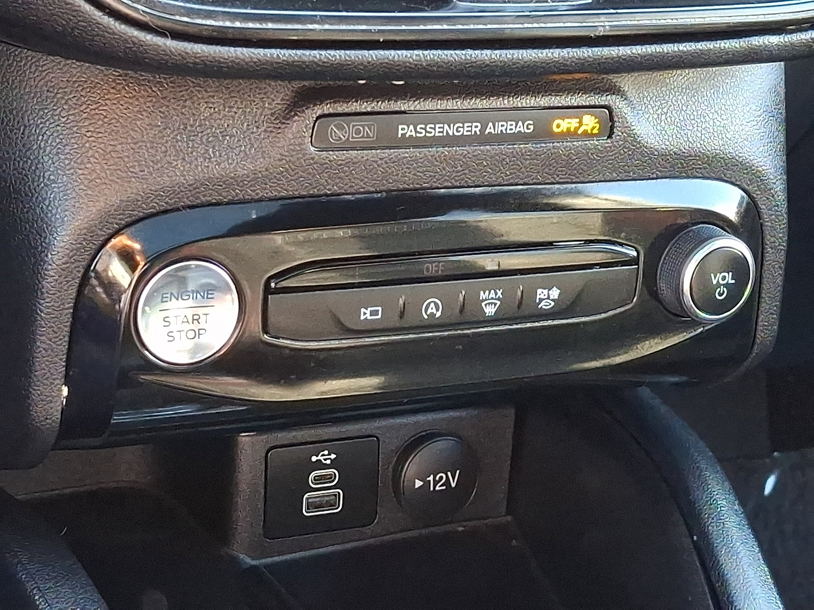 Certified 2024 Ford Escape ST-Line Select w/ Tech Pack #2 AWD/4WD image 16