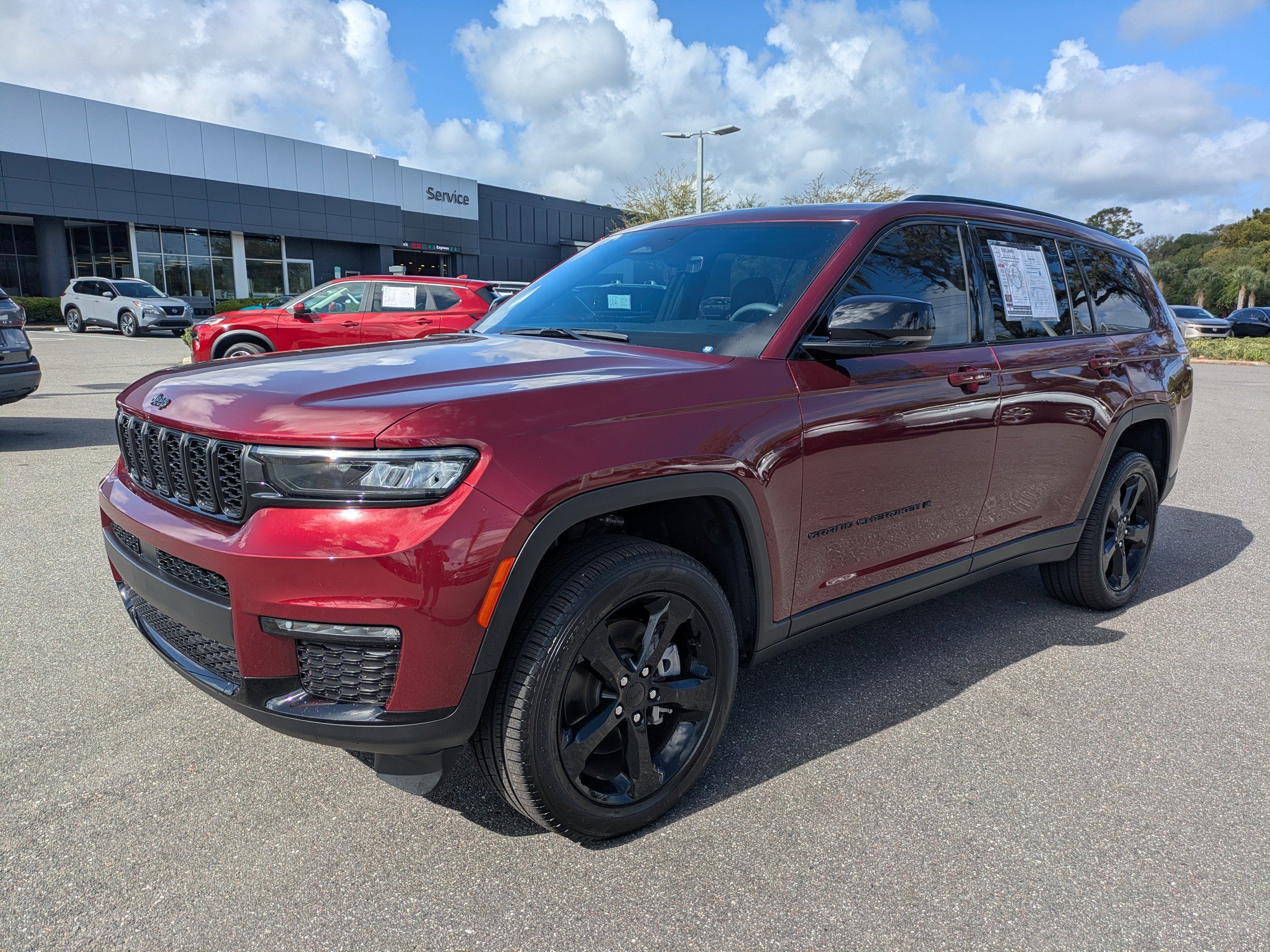 Used 2025 Jeep Grand Cherokee L Limited w/ Black Appearance Package AWD/4WD image 8