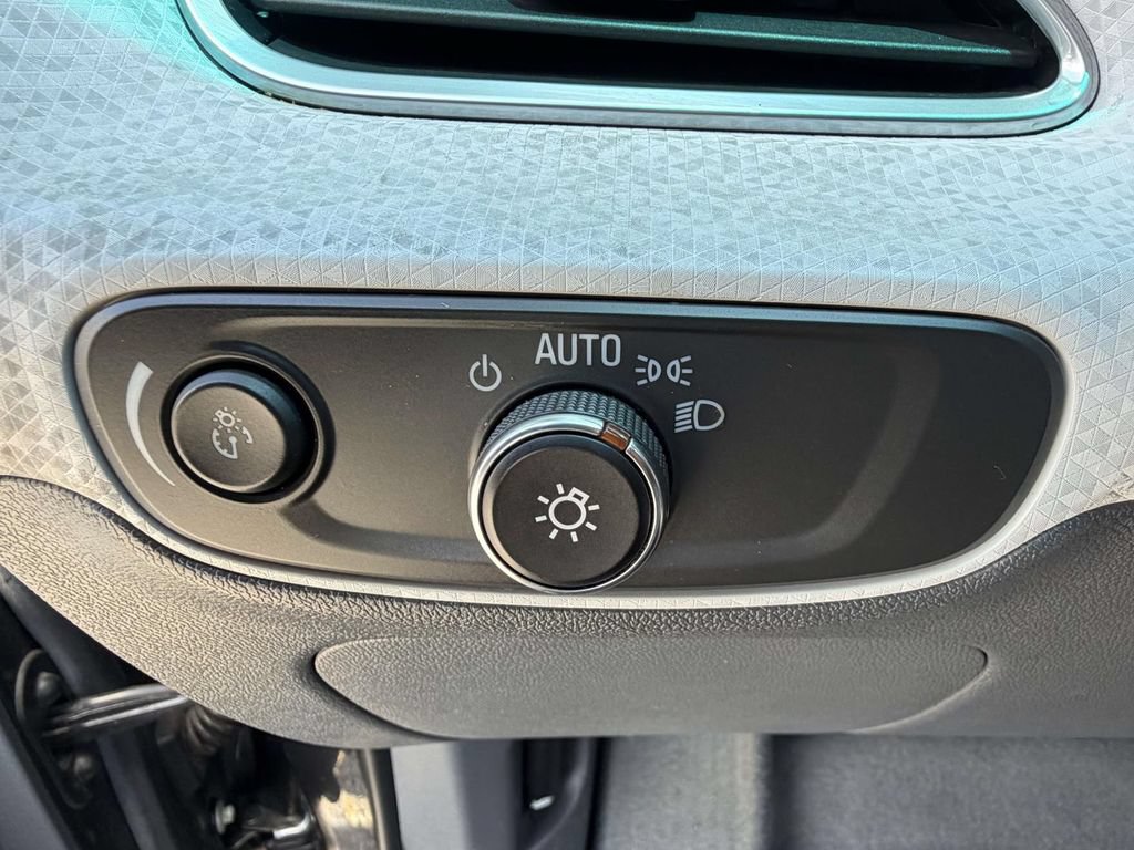 Used 2020 Chevrolet Bolt LT FWD image 24